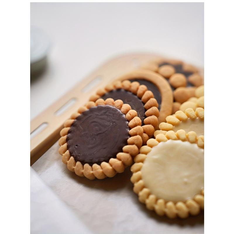 Vintage-Inspired Classic Sandwich Cookie Molds - DIY Valentine'S Day Chocolate,Jam,and Cheese Biscuits with Heart and Floral Designs,Baking Essentials