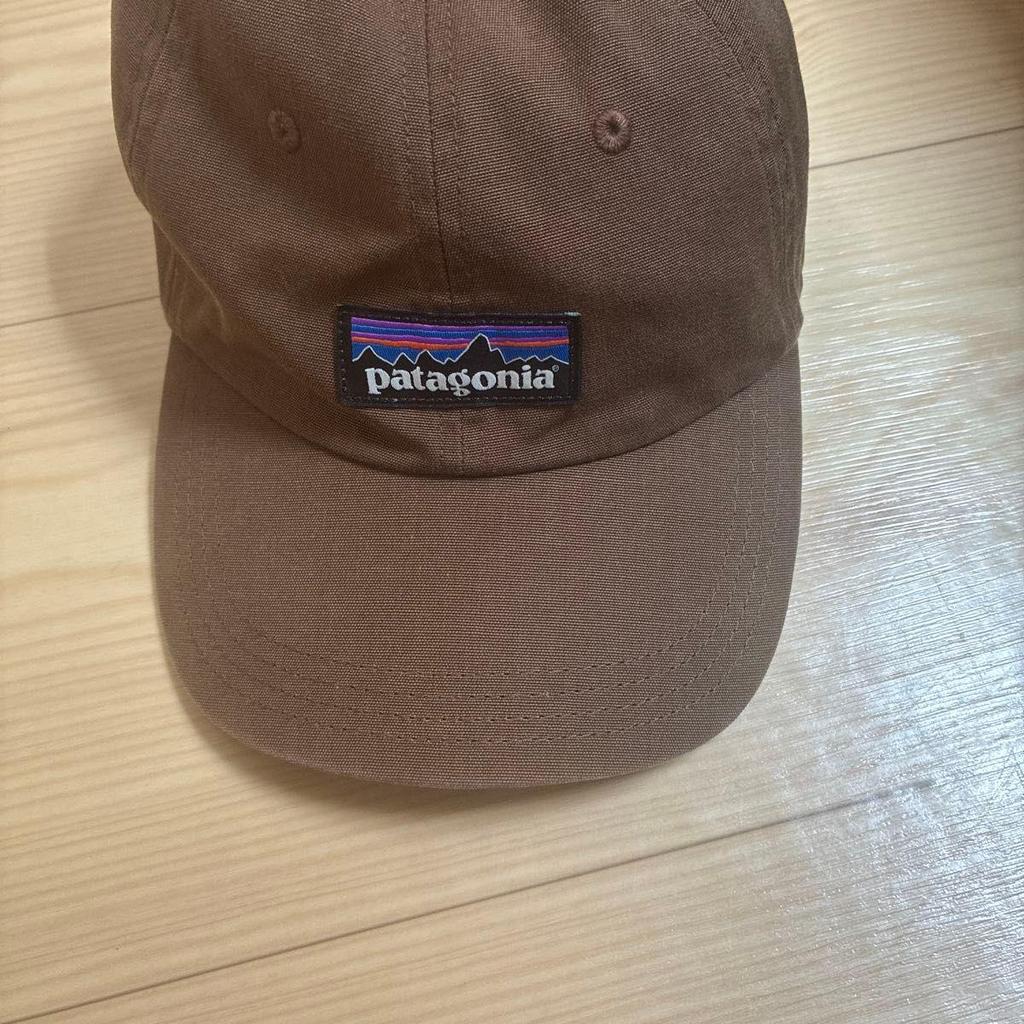 Used patagonia P-6 label cap brown