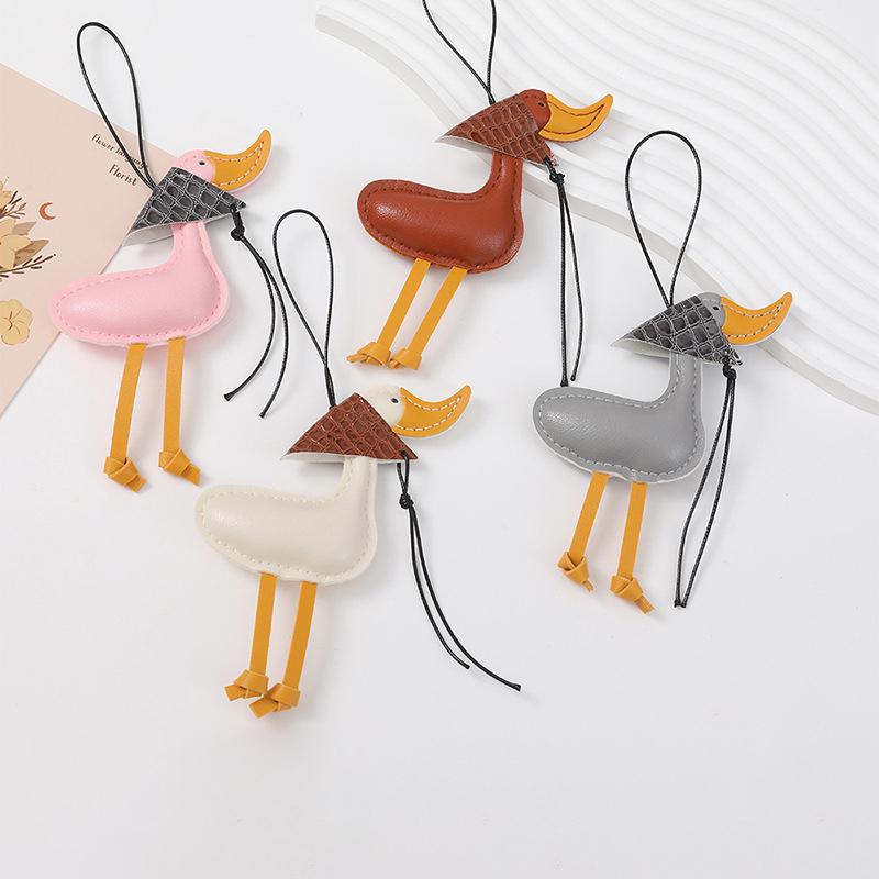 New Creative Scarf Duck Duck Duckling Car Keychain Leather Bag Pendant Pendant Car Keychain Decoration With Cute Keychain