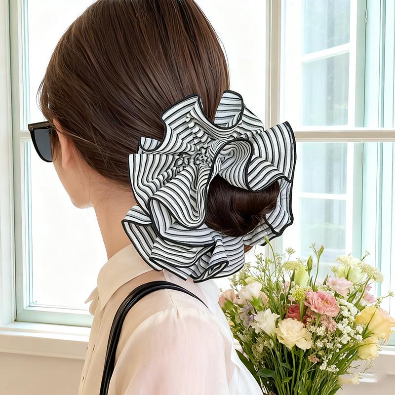 Elegant Korean Hair Flower Elastic Band for Women's Ponytails and Buns