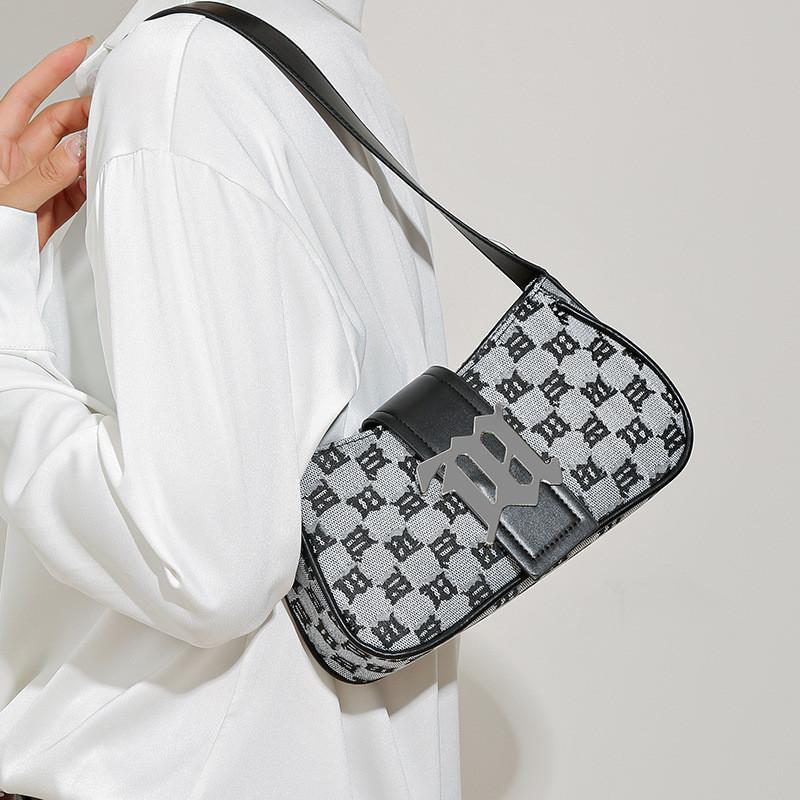 IELGY Underarm Bag High-End Baguette Bag Fashion Casual Portable Shoulder Bag Trendy