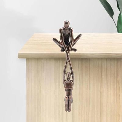 Podnosząca Kobieta Figurka Dla Mężczyzn Artystyczna Statuetka Rzeźba dla Zakochanych Ornament Dekoracja Domowa na Biurko Rzeźba Tańczącej Pary