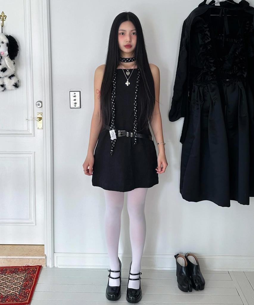 Atiseuteukeompeullegseu Jacquard Sleeveless Mini Dress (Black)