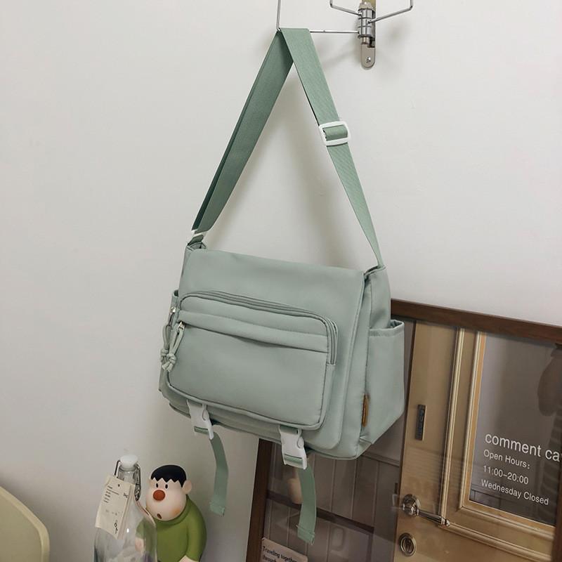 High Capacity Retro Canvas Bag Unisex Style Perfect For Daily Use With Zipper Closure