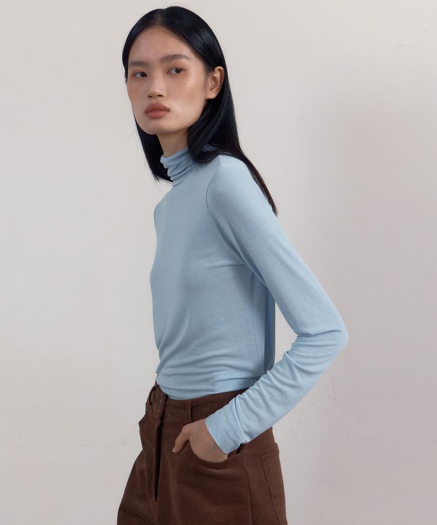 38COMEONCOMMON Soft Slim Turtle-Neck Top (Sky Blue)