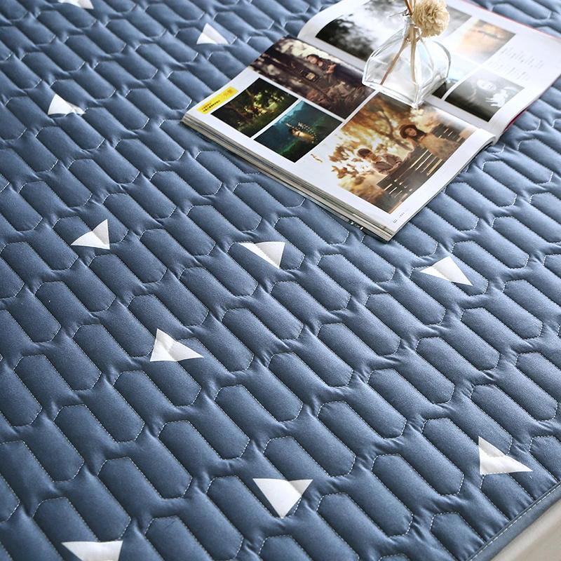 100% Waterproof Bedspread On The Bed King Size Bed Cover Quilted Mattress Pad Washable Mattress Protector For Pet Dog Bed Linen