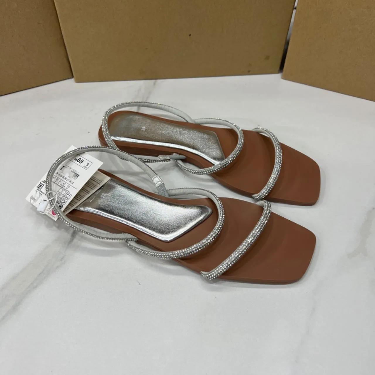 

Fashion Women s Flat Sandals Bling Crystal Diamond Strap Fashion Square Toe 2025 Summer Party Shoes Sexy Light Plus Size Sandalias Mujer 37