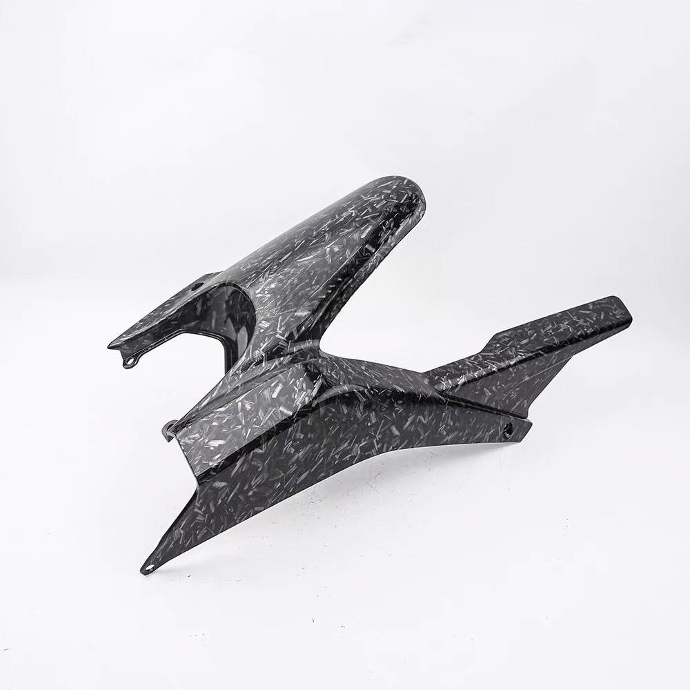 For CFMOTO 675SR Moto Modified Chain Cover Rear Mudguard Carbon Fiber Pattern Protective Cover Shell Chain Box Accessories