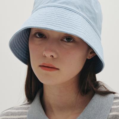 CLOVE Basic Logo Bucket Hat (Light Blue)