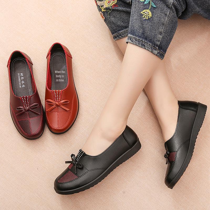 2025 Spring Slip-On Leather Flats for Middle-Aged Women