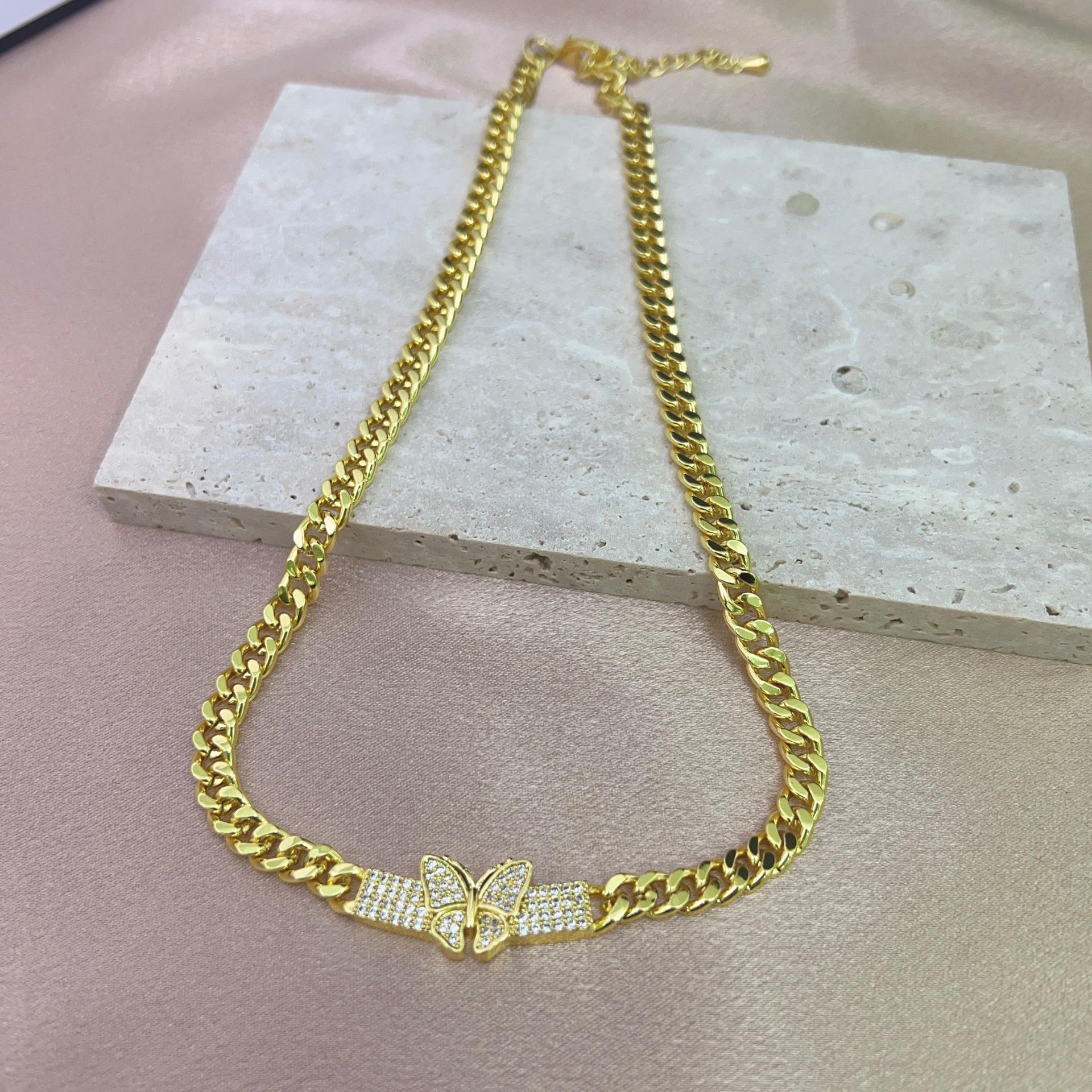 

2026 European and American Style New Versatile Heart-shaped Cross Pendant 18k Necklace Collarbone Chain 45+5CM