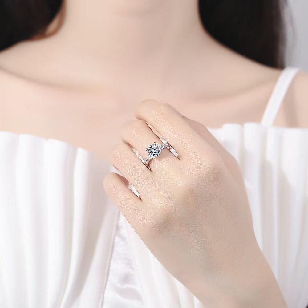 New Moissanite Ring 925 Sterling Silver Shining Adjustable Simplicity Exquisite for Women Jewelry Wedding Plated 18K White Gold