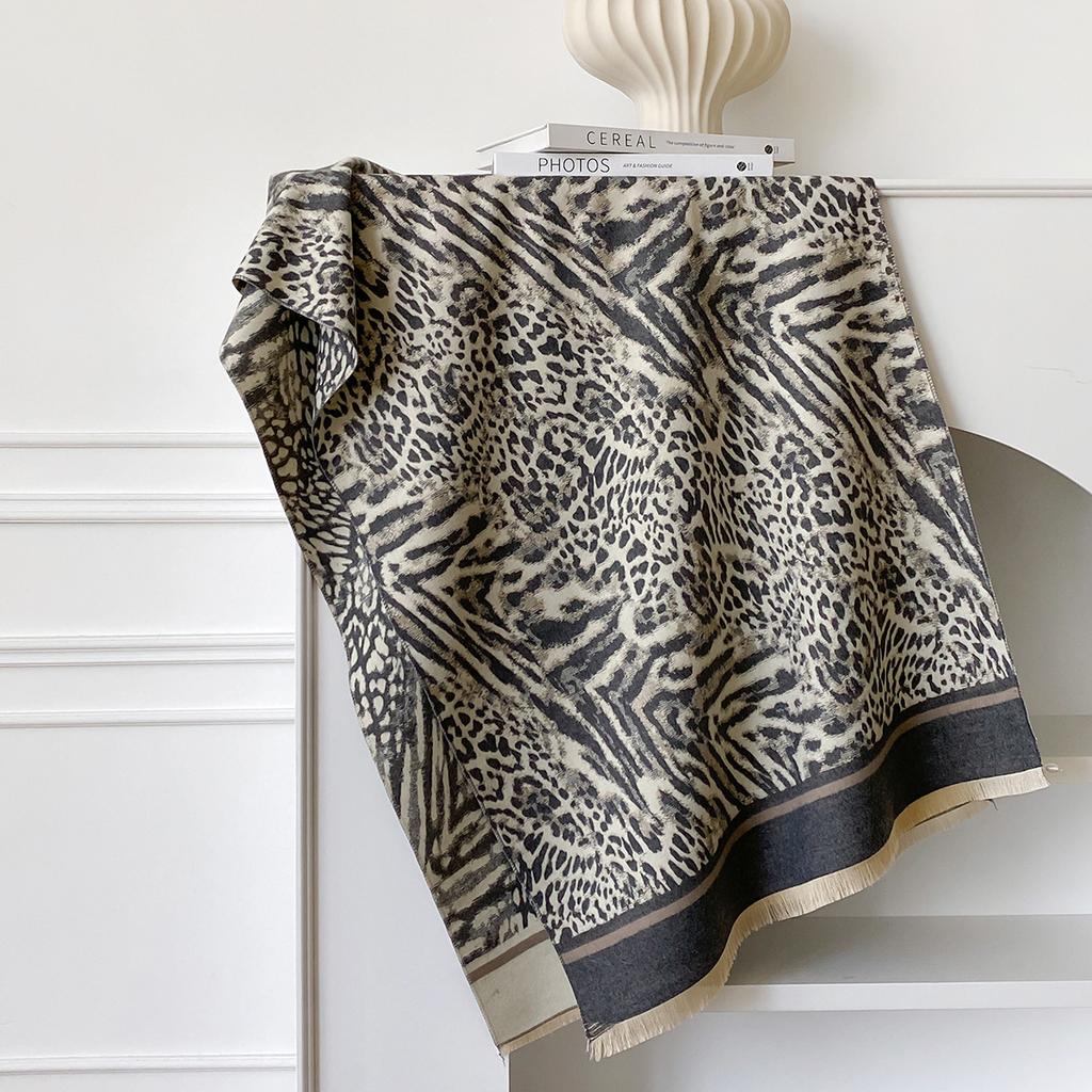 Schal Damen Winter Senior Sense Klassisch Retro Leopardenmuster Imitation Kaschmir Fransen Warm Vielseitiges Tuch