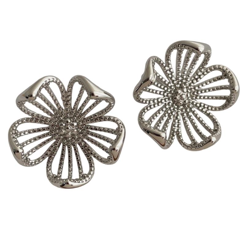 Elegant Retro Metal Flower Studs Earrings Hypoallergenically Alloy Lightweight Comfort Jewelry Accessories Gift