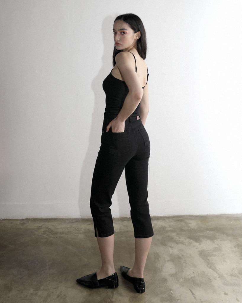 Maegolenseoul Metal Tri-Clipse Capri Pants Black