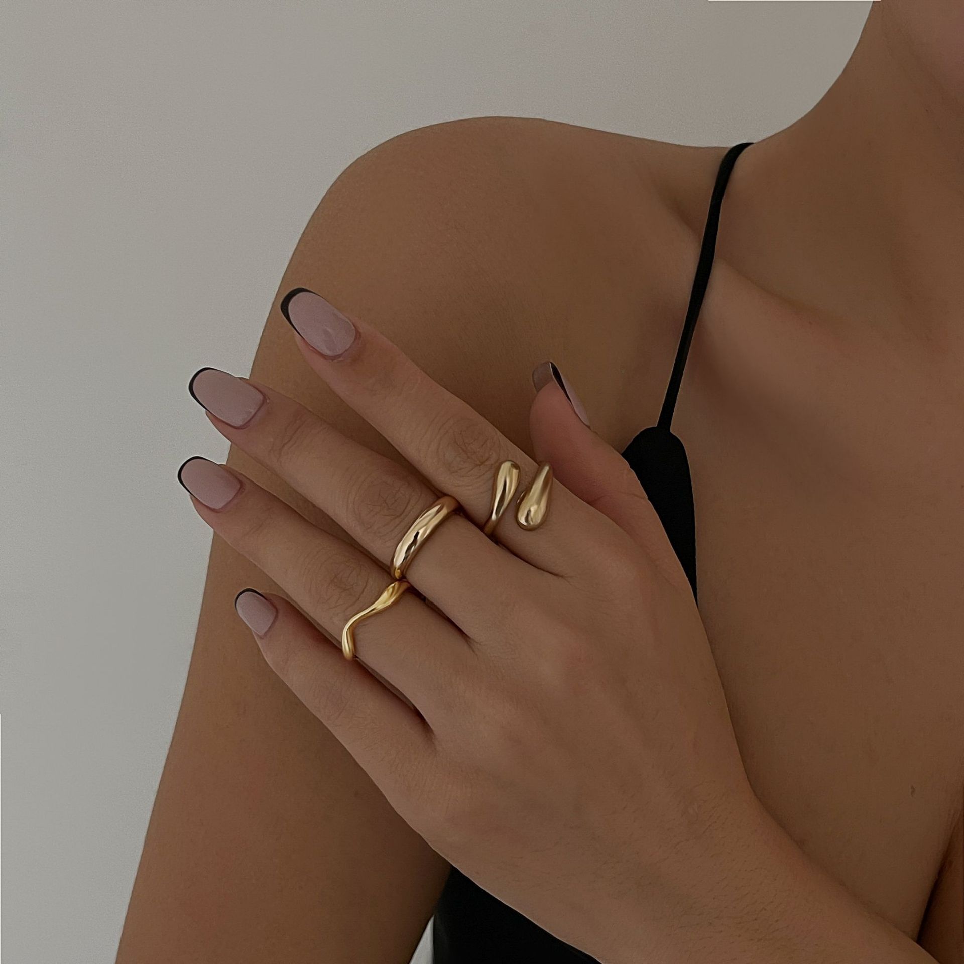 

Wind Metal Smooth Water Droplet Hug Ring Female, Personality Design Sense Open Ring Rings