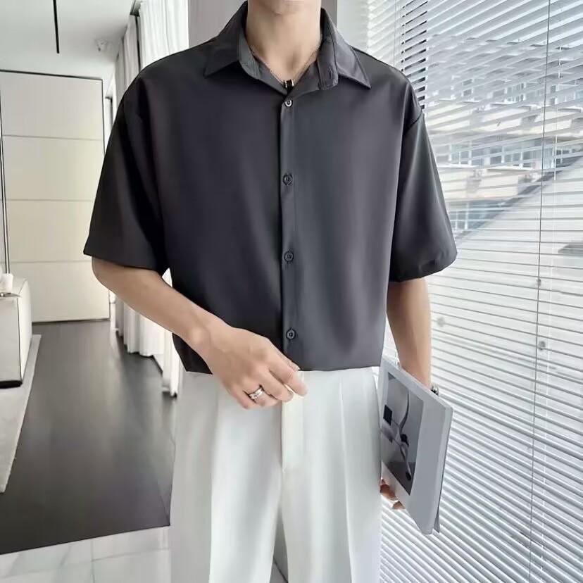 Καλοκαιρινό ανδρικό κοντομάνικο λευκό πουκάμισο Αντιρυτιδικό μονόχρωμο μονόχρωμο μπλουζάκι με χαλαρά κουμπιά πουκάμισο με τσέπες