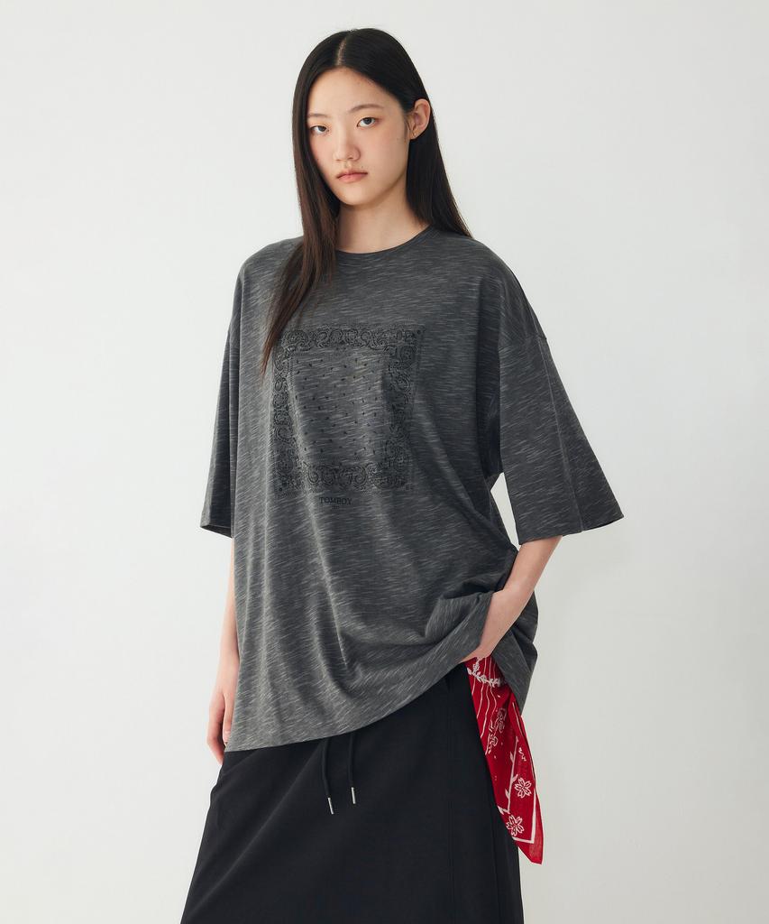 STUDIO TOMBOY Bandana Graphic Motif Short Sleeve T-Shirt_Charcoal 91F6222787