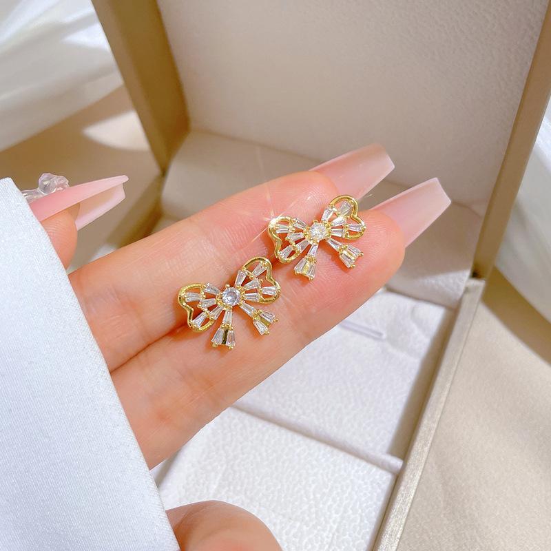 Titanium Steel Micro-Inlaid Necklace Earrings Set Light Luxury Micro-Inlaid Butterfly Personality Temperament Banquet Earrings Necklace Combination