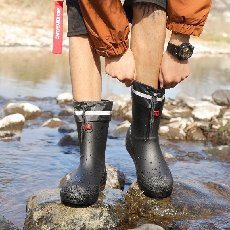 New rain shoes men's medium tube non-slip waterproof shoes fashionable outdoor water boots warm short tube rubber shoes men's fashion