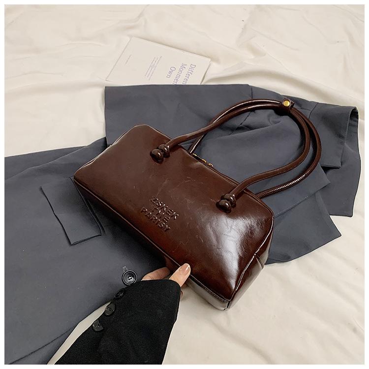 Autumn and winter large-capacity bag women's 2025 new Korean retro commuter underarm Boston pillow bag shoulder bag