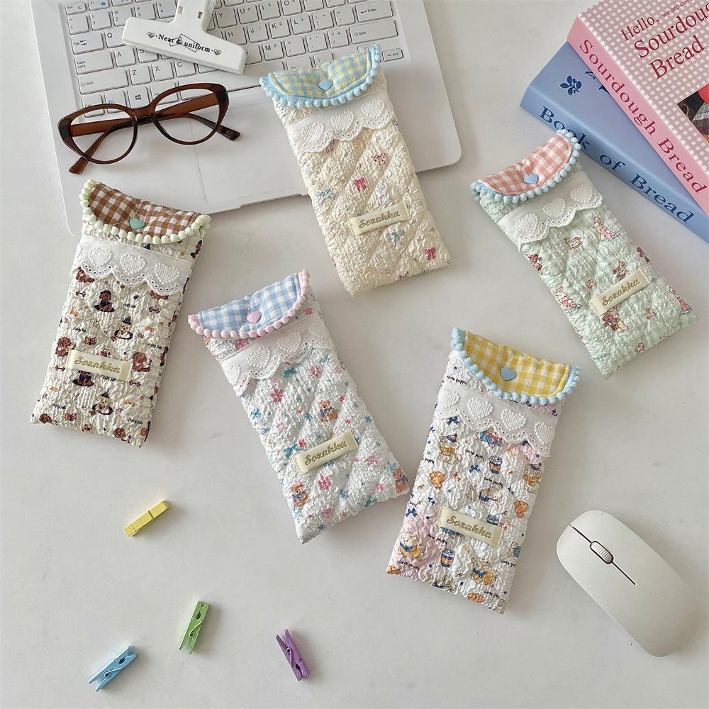 Quilted quilted cotton soft glasses storage bag, girl portable pressure-resistant sunglasses storage bag, portable glasses bag