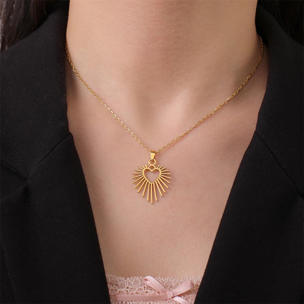 Vintage Heart Pendant Necklace for Women Stainless Steel Jewelry Gold Color Charm Rolo Chains Choker Snake Chain Couple Gift
