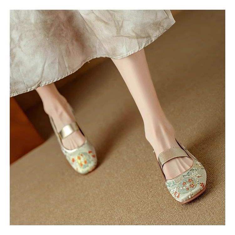 2025 New Autumn Chinese Style Cheongsam Flat-bottomed Hanfu Embroidered Flat Shoes Embroidered Square Head Single Shoes Mary Jane Shoes