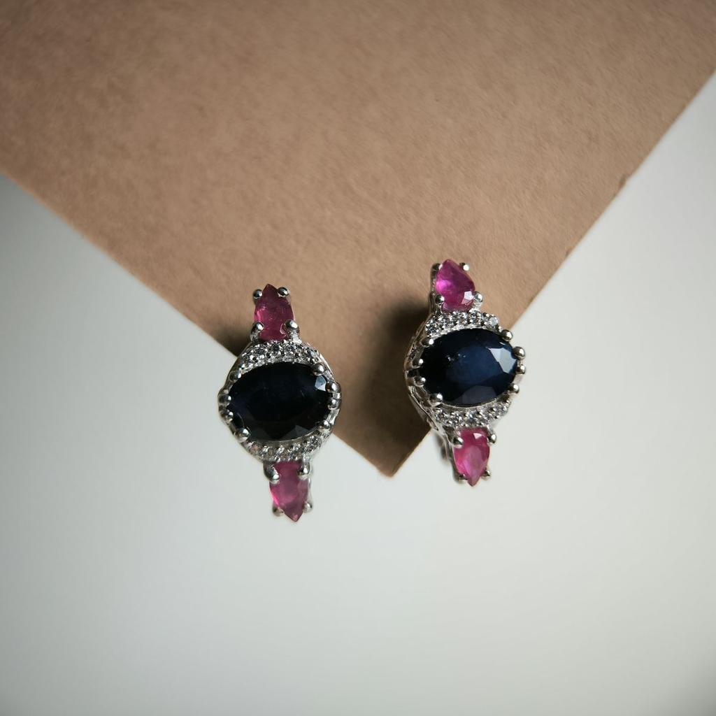 Серебряные серьги с натуральным сапфиром 4.337ct, рубином, фианитами (2180821)