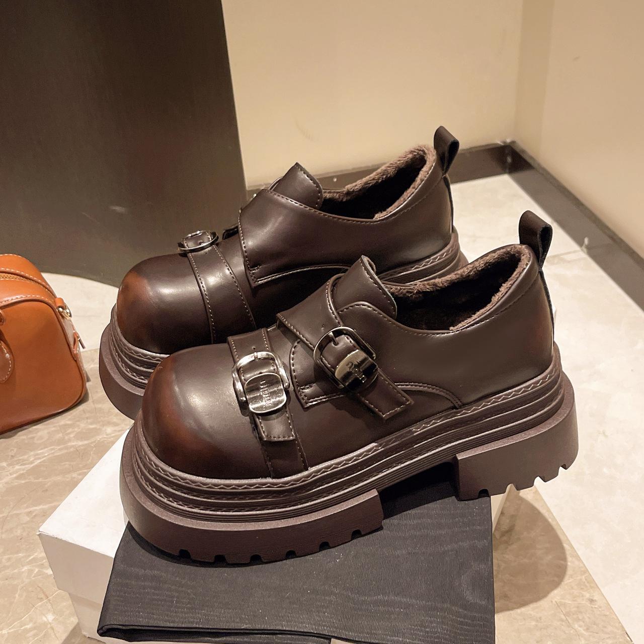 

Лоферы женские 2025 осень новые супер огонь ретро маленький человек толстая подошва высота для работы мода маленькие кожаные туфли женская обувь 37 коричневый