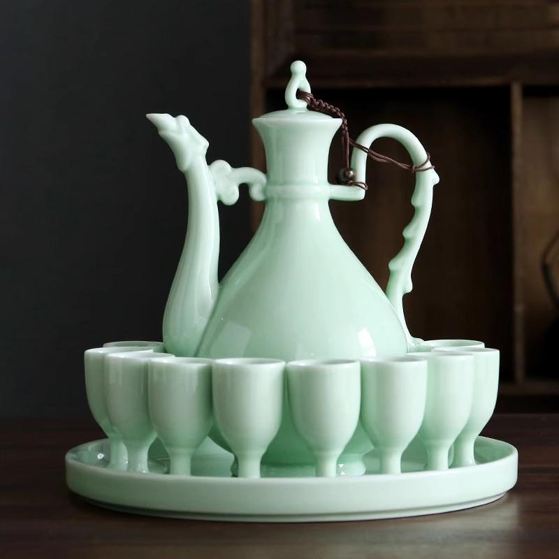 Ancient Style Retro Ceramic Baijiu Decanter Set with Wine Glasses