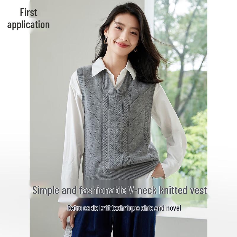 Chushen Women's Retro V-Neck Knitted Layering Vest