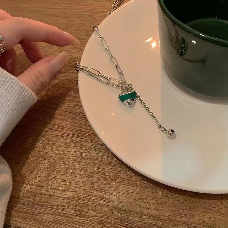 

Green Love Necklace Women S Niche High-End Design Sense Temperament Personality Versatile Cool Girl Collarbone Chain