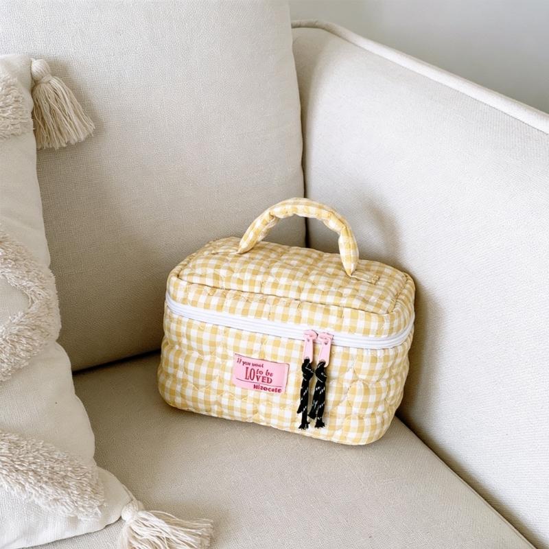 For Travel And Gym Use Convenient Hand Carry Plaids Cosmetic Storage Bag Large Capacity Quilted Heart Embroidery