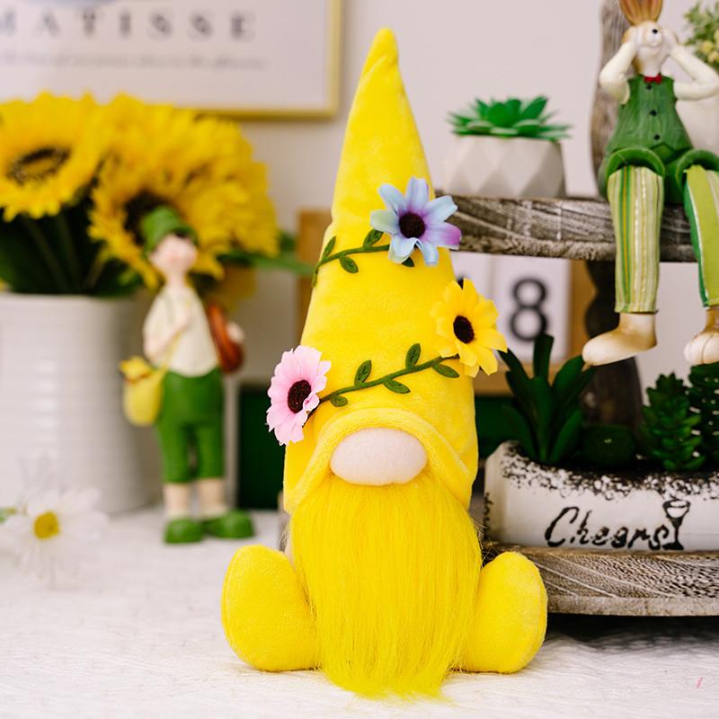 

Beautifully Polyester Crafted Gnome With Sunflower Accent Perfect For Any Occasion жёлтый