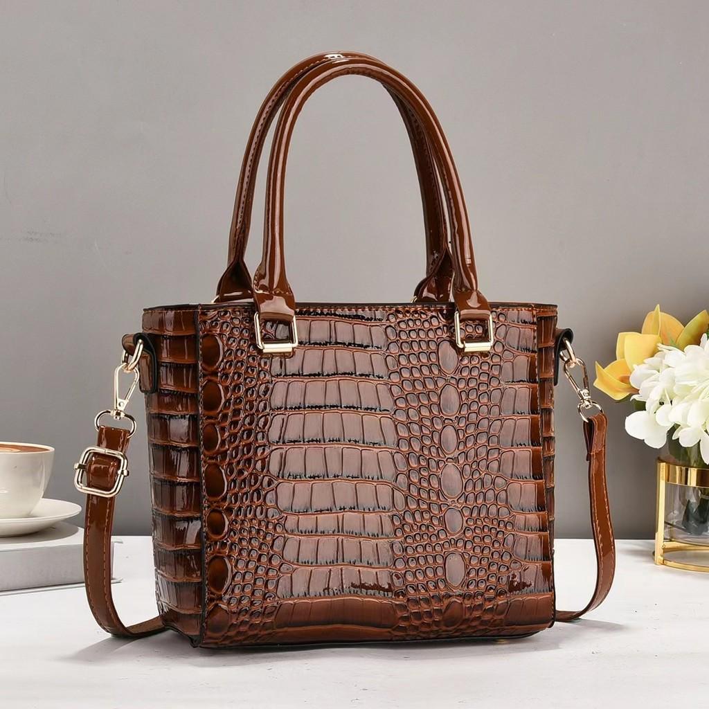 Stylish Pu Leather Crocodile Print Crossbody Bag For Women With Ample Storage Space