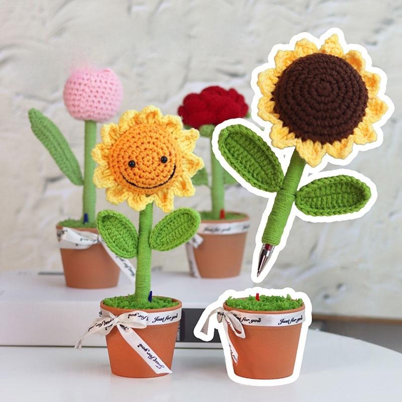 Crochet Handmade Sunflower with Potted Graduation Flowers Tulip Sunflower Crochet Flowers Teacher's Day Gift Home Decoration