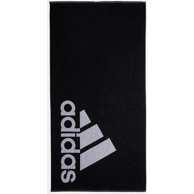 

Черно-белое полотенце с логотипом adidas Training