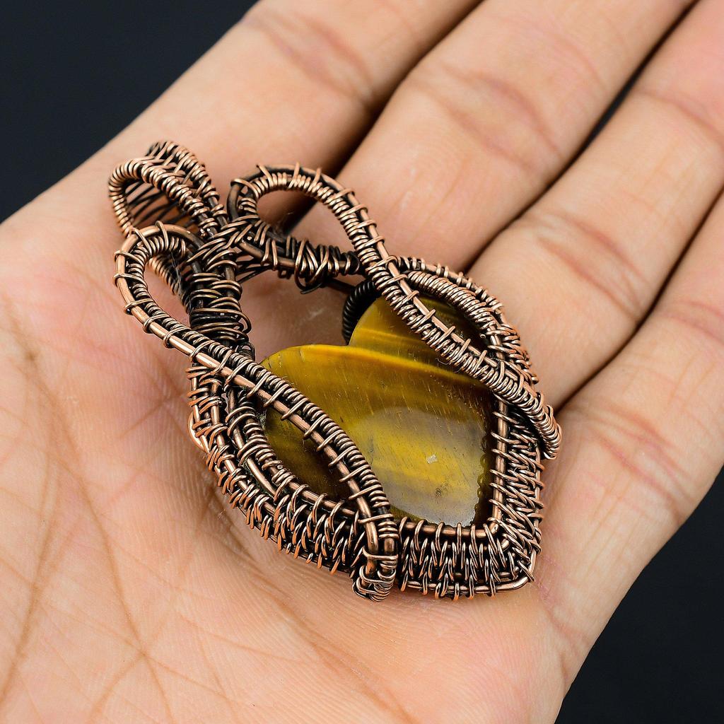 Colgante de joyería hecho a mano envuelto en alambre de cobre con piedras preciosas de ojo de tigre en forma de corazón, regalo de boda