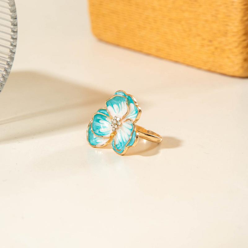 Baroque oil drop flower ring, metal lava light luxury pearl ring female