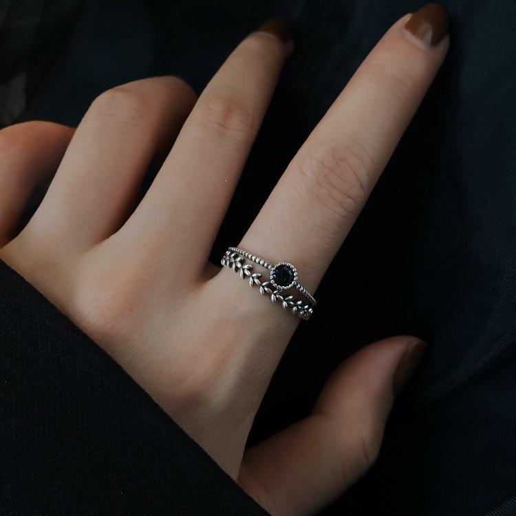 Women's Black Zircon Niche Design Index Finger Ring - Trendy and Fashionable