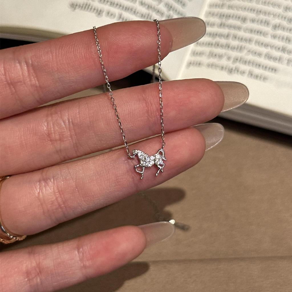 S925 Diamond Little Horse Necklace - Elegant Light Luxury Clavicle Chain Gift for Girlfriend or Best Friend