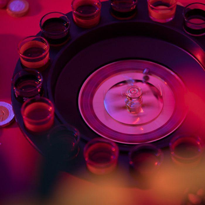 Jeu de roulette à boire - relaxdays - 10010182 - 16 verres à shots - noir-rouge - ambiance festive