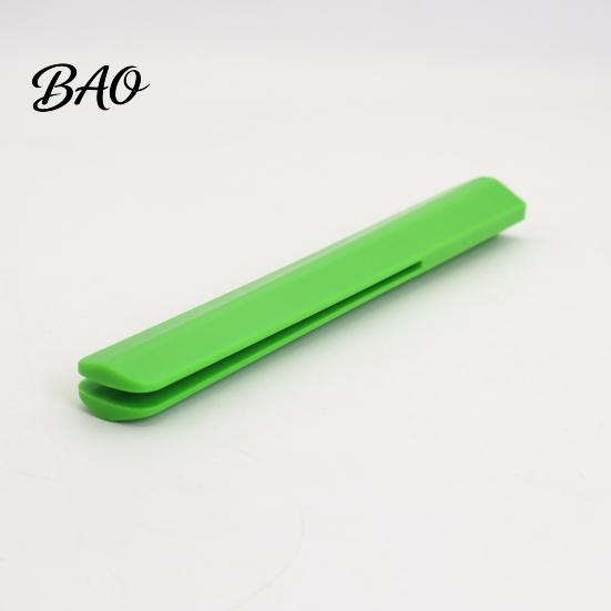 Easy Rinse Kitchen Gadget 2PCS Food Sauce Bag Squeezer, Durable ABS Manual Tool, for Bags Waste Reduction Flexible Extractor Tool Picnics Camping