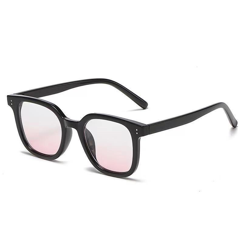 Fashionable Sunglasses with for Men Women