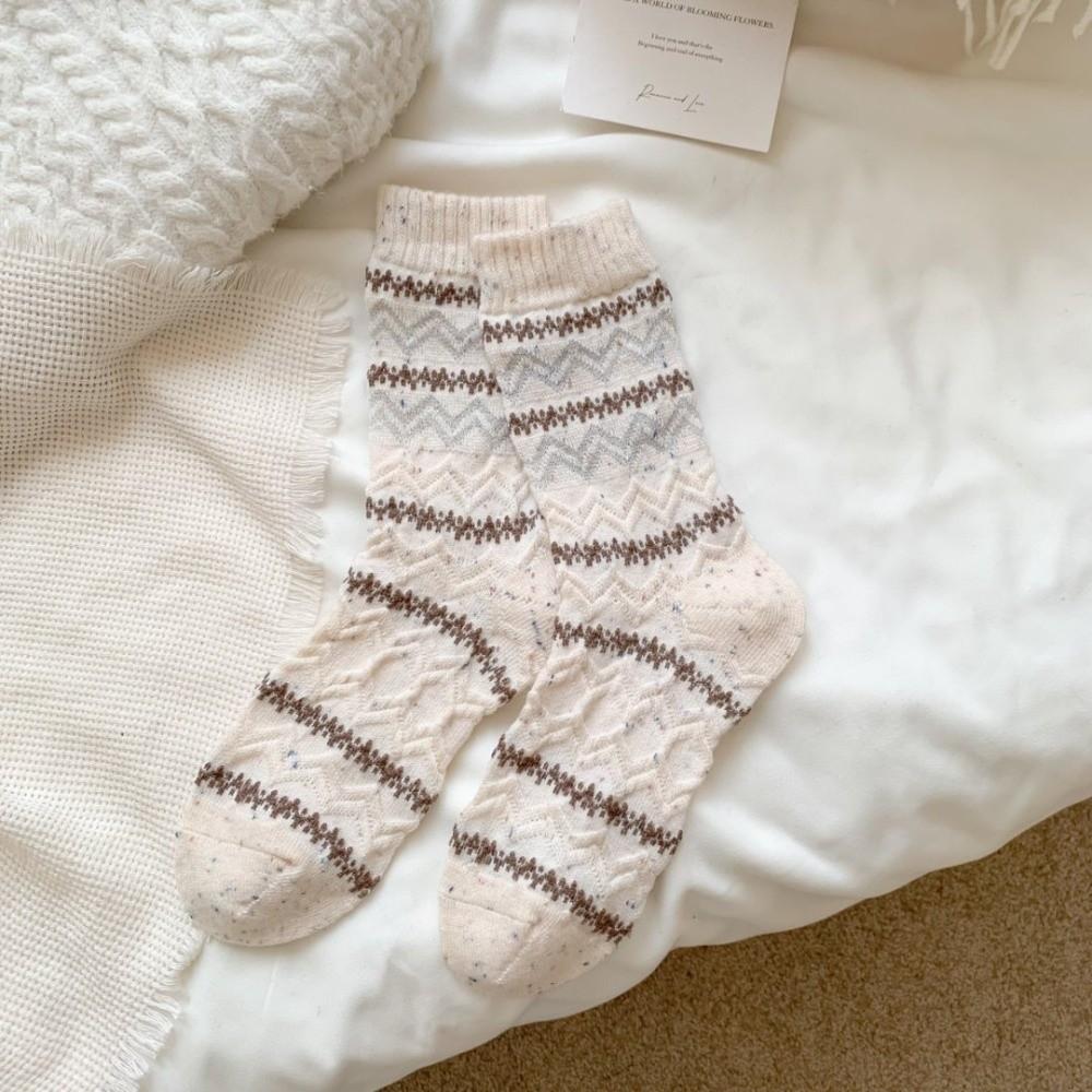 Chaussettes rayées mi-mollet Chaussettes longues chaudes Nouvelles chaussettes pour femmes Automne Hiver