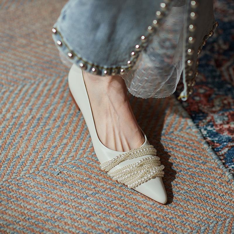 2025 new spring pointed toe matte leather shallow mouth pearl thick heel fashion women's shoes four seasons flat bottom women's single shoes