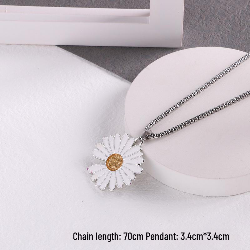 Trendy Daisy Titanium Steel Necklace: Unisex Hip-Hop Flower Pendant Inspired by G-Dragon