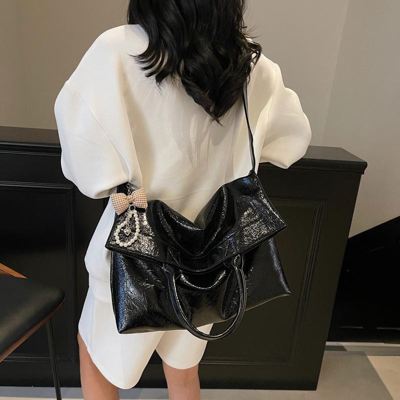 Large capacity portable commuter bag women's new fashion tote bag versatile shoulder messenger bag