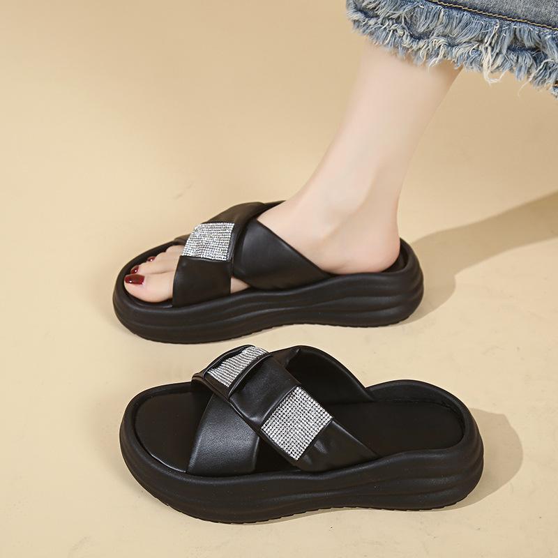 

Slippers women s summer wear 2025 new Internet celebrity rhinestone super fire cool slippers versatile thick sole heightening one-word drag women s s 35 чёрный